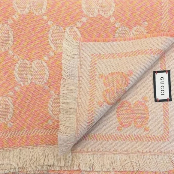 Gucci Jumbo GG Logo Scarf - Picture 4 of 8